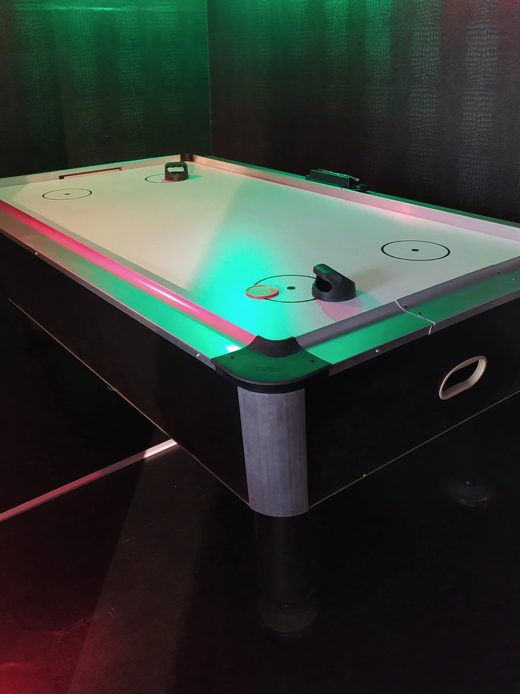 Neon Escape Game
