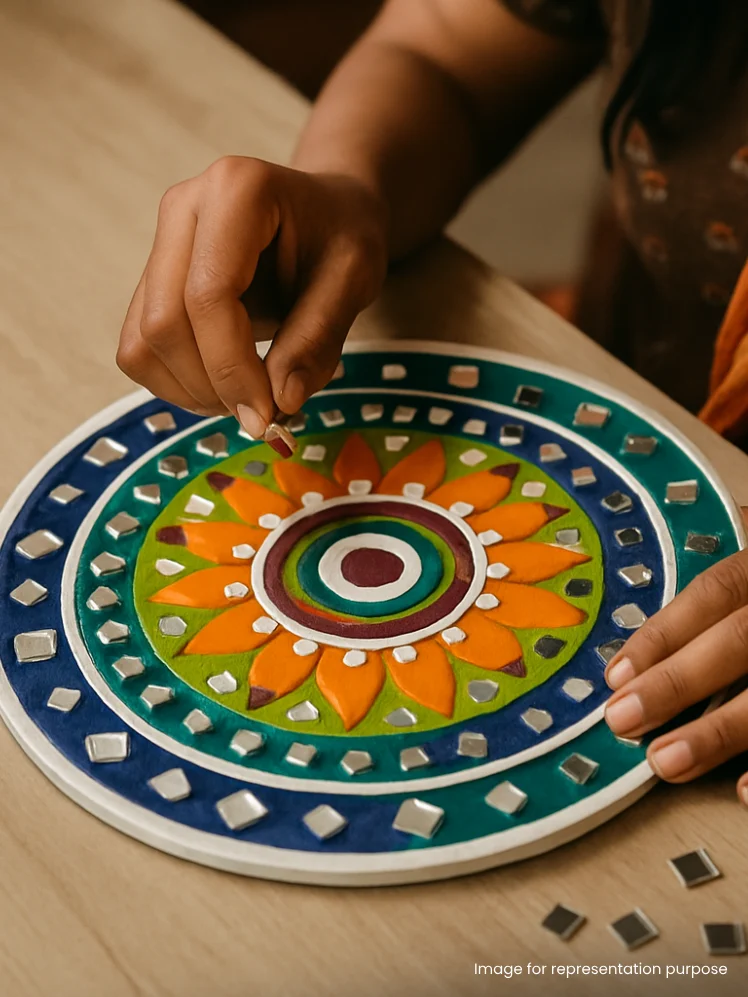 Lippan art at Artimize Vile Parle - Photo 4