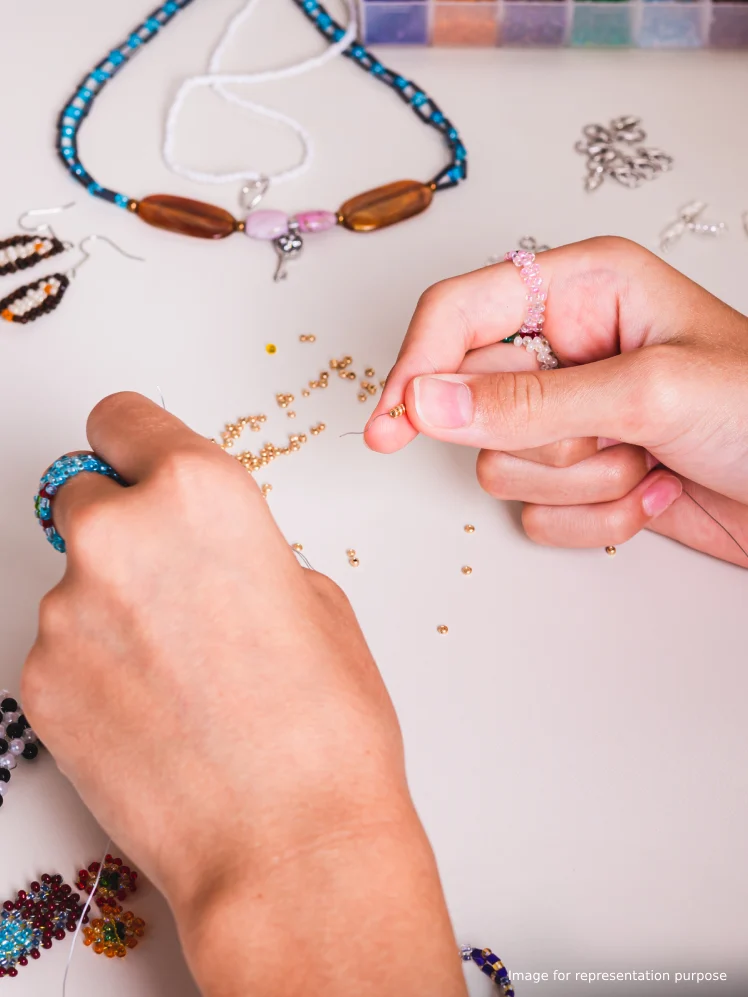 DIY Jewellery And Bracelet at The Artistic Alley Versova - Photo 4