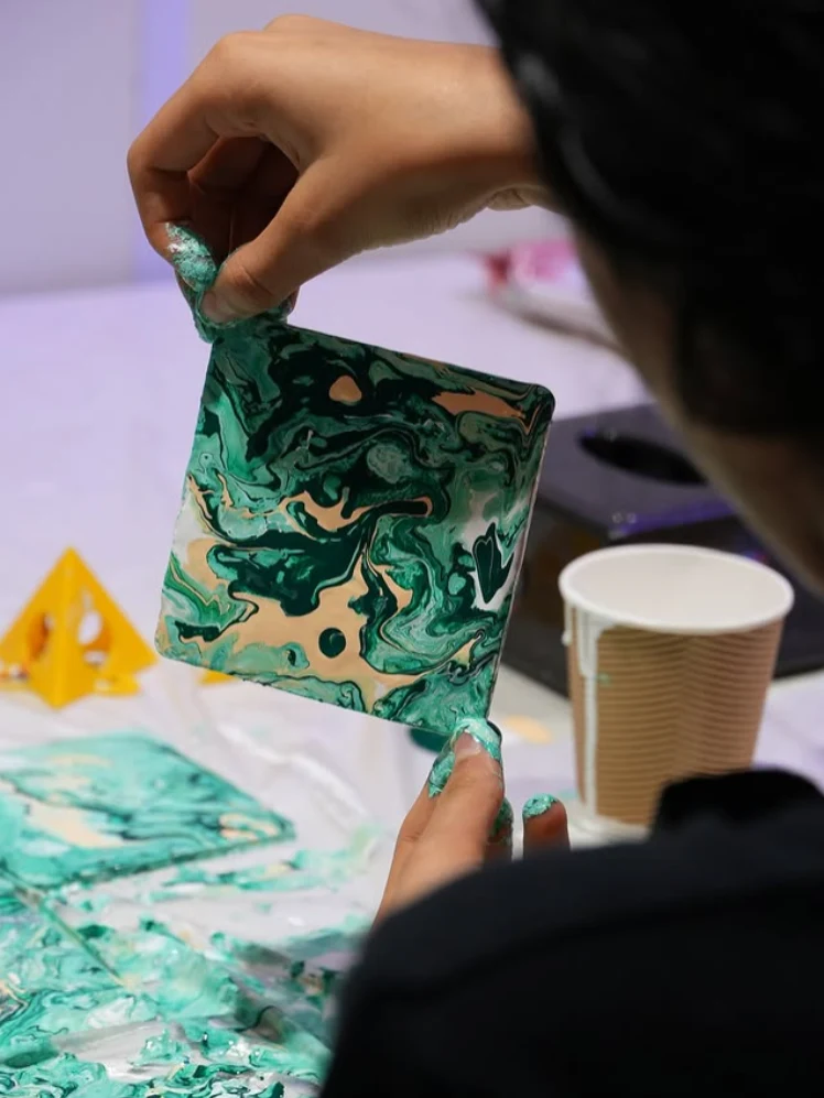 Fluid Pour at Paintbooth Studio in Juhu, Mumbai Suburban